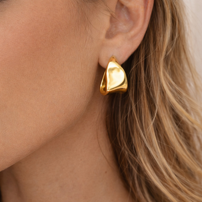 Обеци Карина